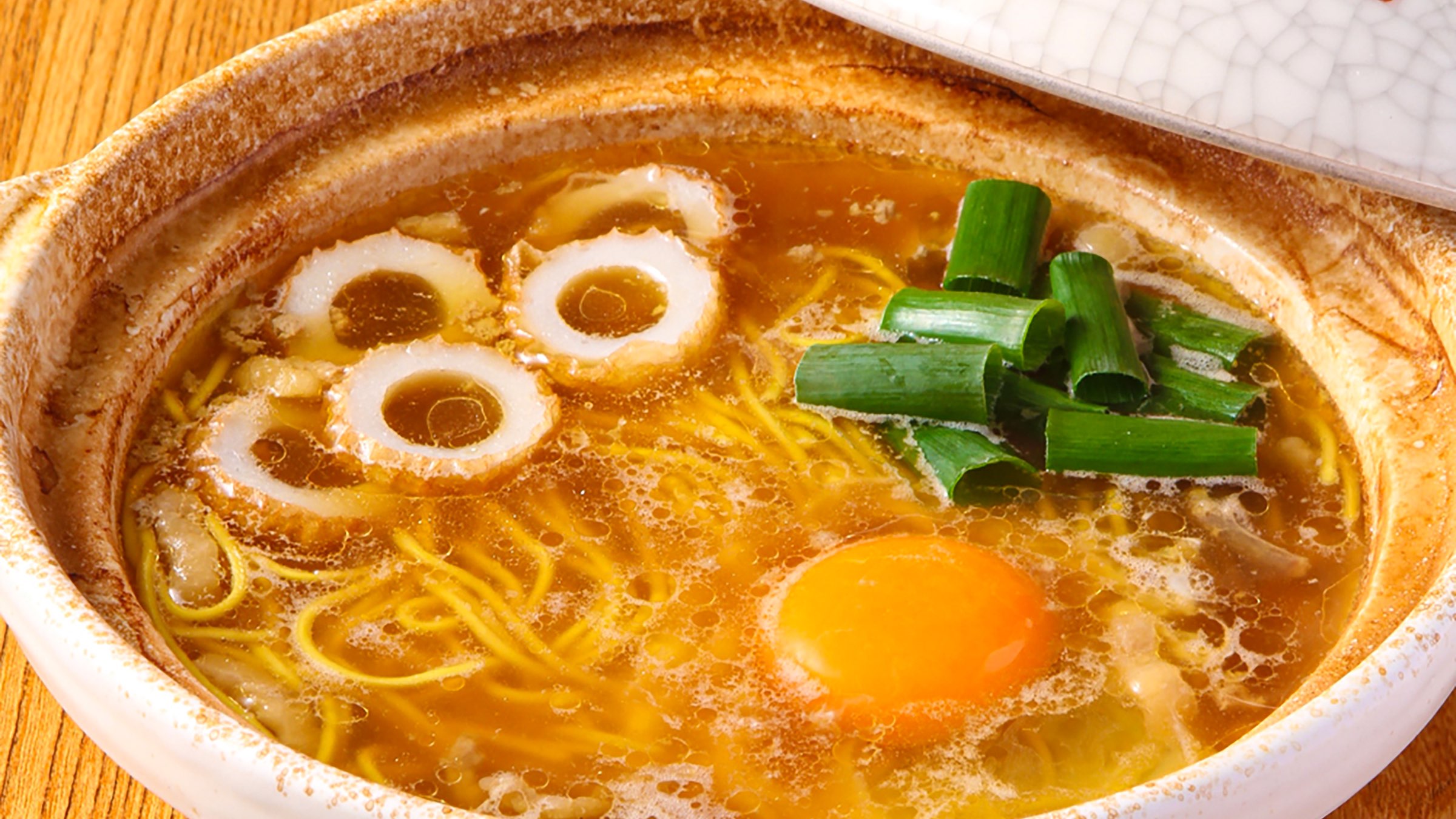 アツアツ土鍋で味わう須崎のソウルフード「須崎名物鍋焼きラーメン」
