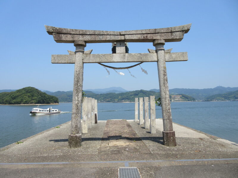 鳴無神社（おとなしじんじゃ）