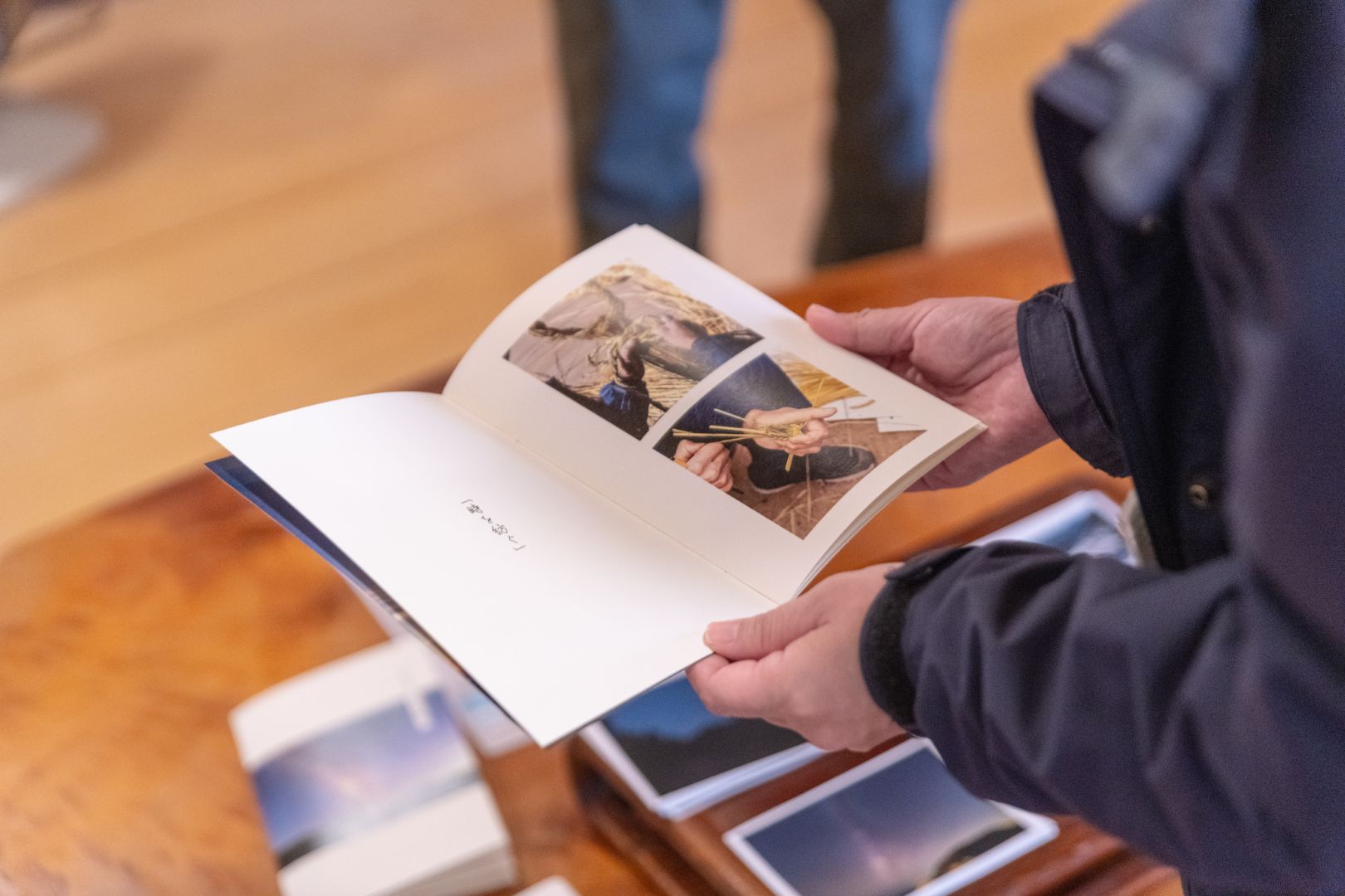 会場にはフォトブックも置かれています。ぜひご覧ください。